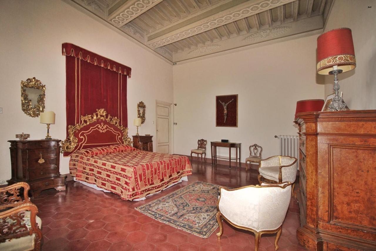 Castello Di Sovicille - Residenza D'Epoca Bed and Breakfast Exteriör bild