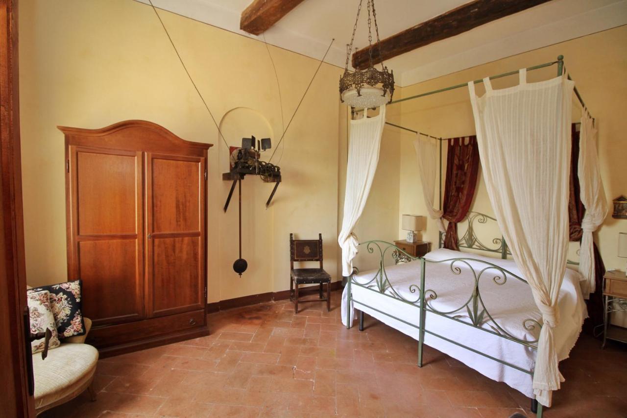 Castello Di Sovicille - Residenza D'Epoca Bed and Breakfast Exteriör bild