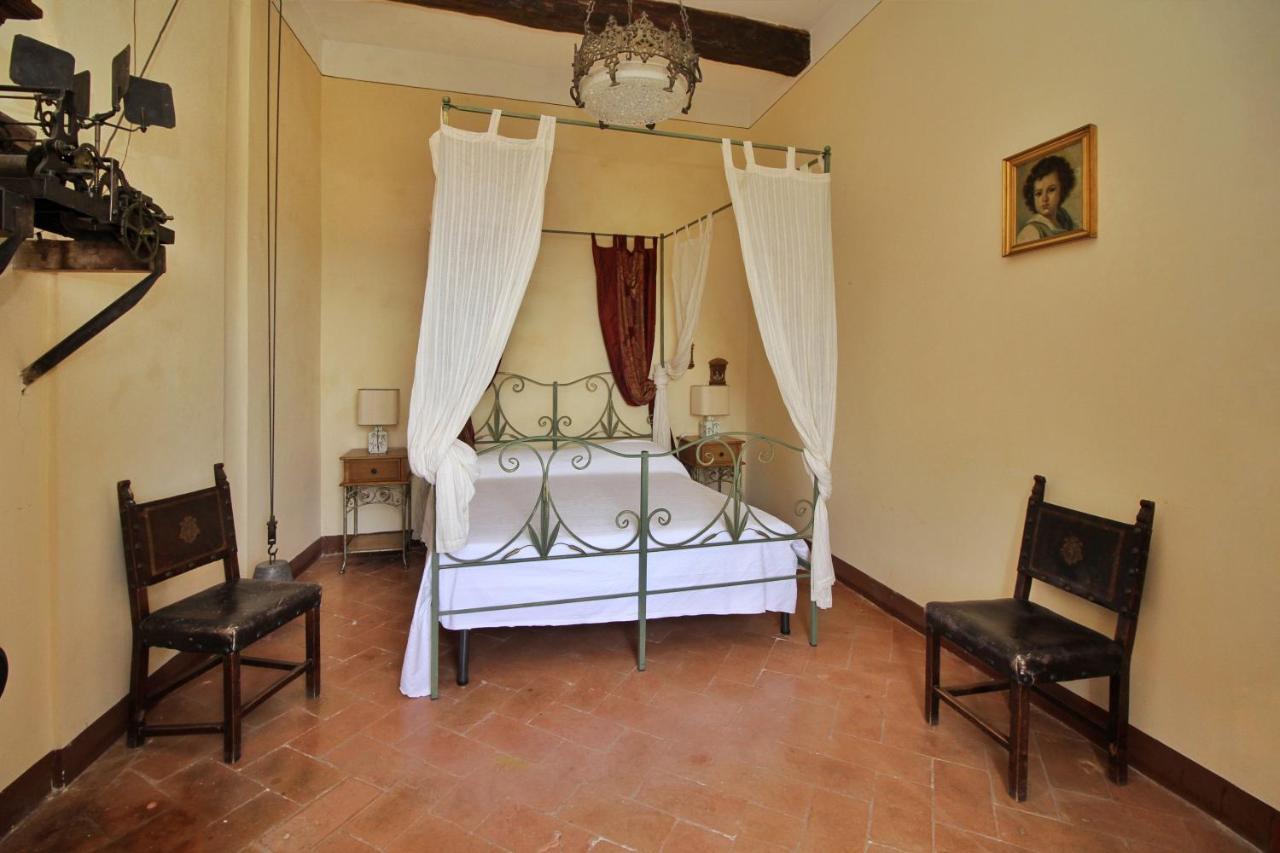 Castello Di Sovicille - Residenza D'Epoca Bed and Breakfast Exteriör bild
