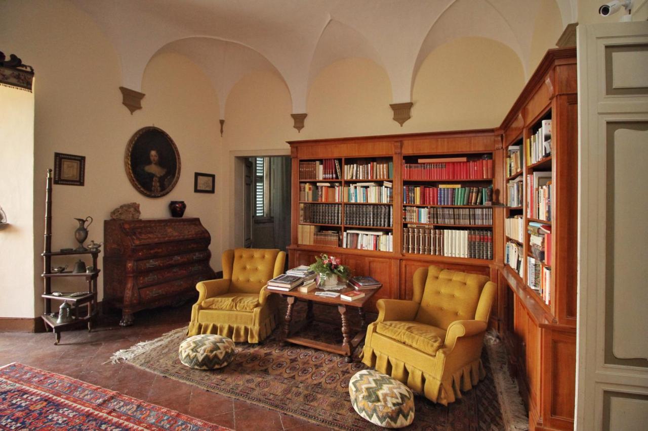 Castello Di Sovicille - Residenza D'Epoca Bed and Breakfast Exteriör bild