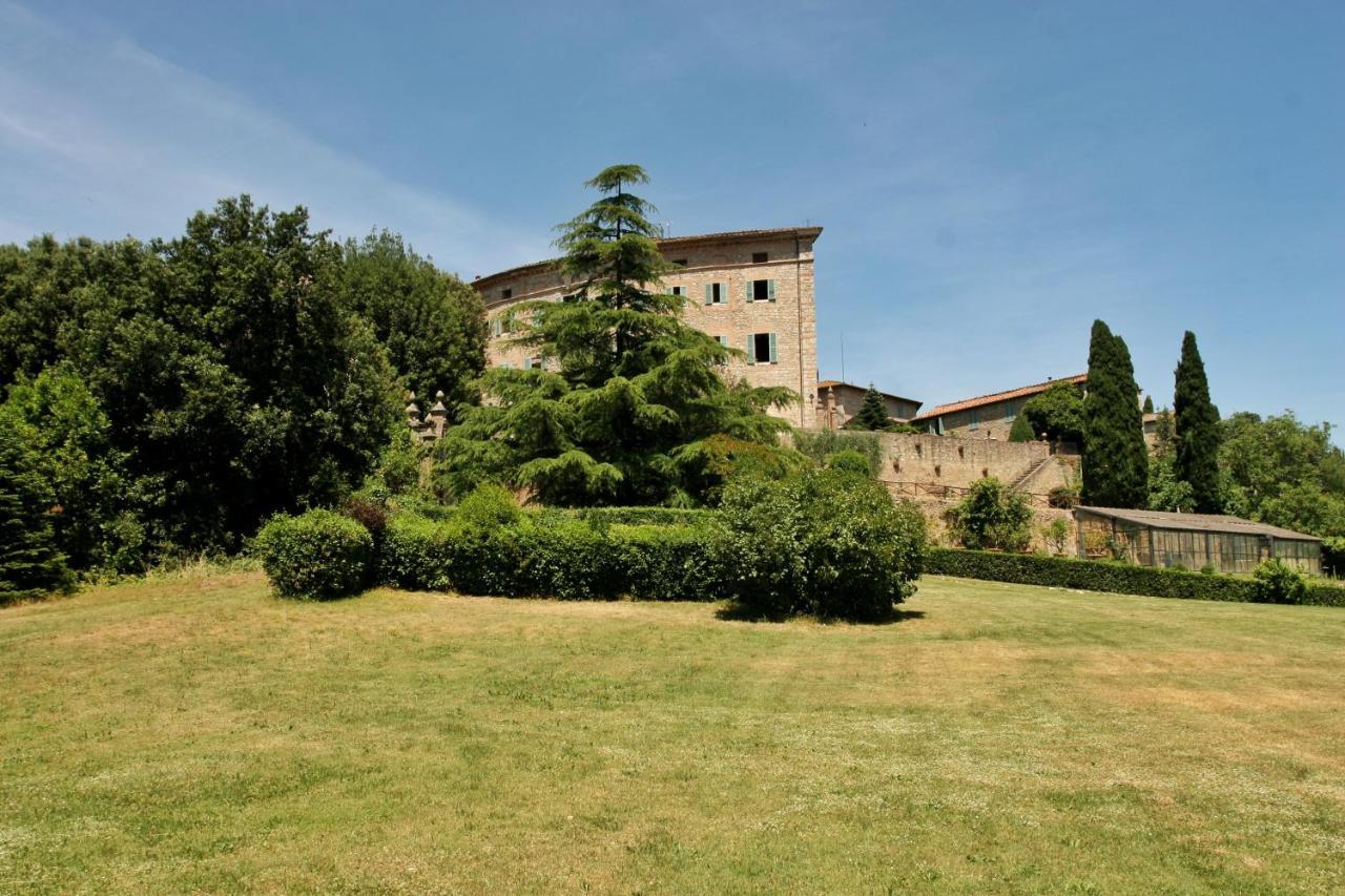 Castello Di Sovicille - Residenza D'Epoca Bed and Breakfast Exteriör bild