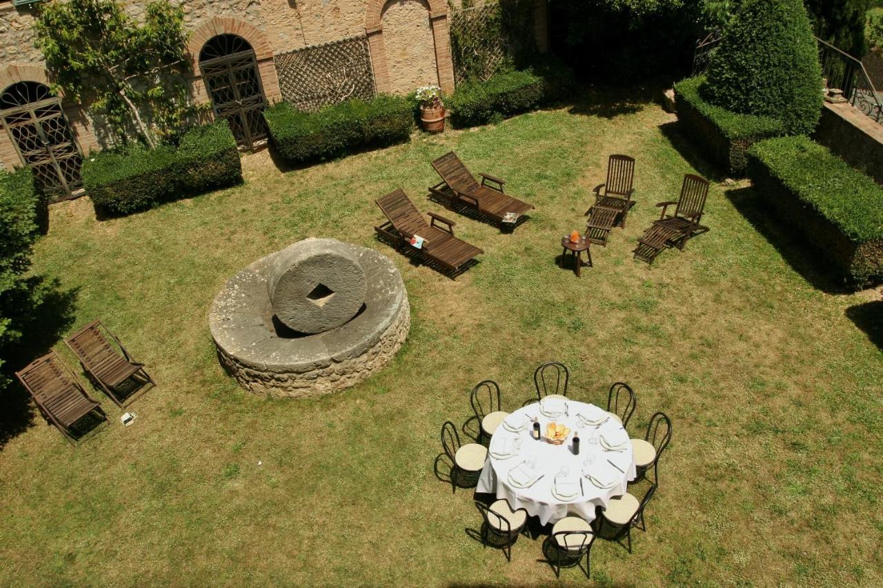 Castello Di Sovicille - Residenza D'Epoca Bed and Breakfast Exteriör bild