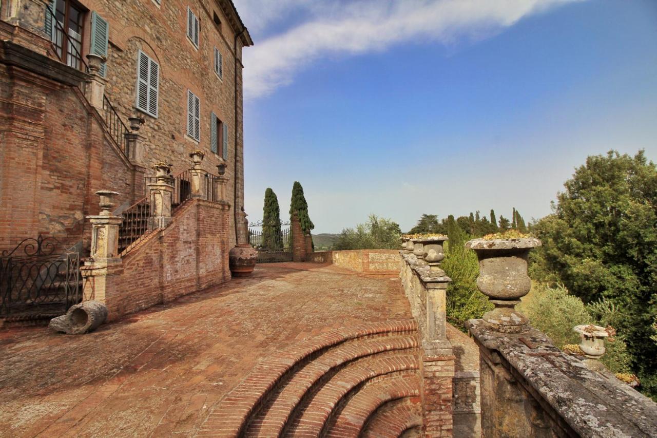 Castello Di Sovicille - Residenza D'Epoca Bed and Breakfast Exteriör bild
