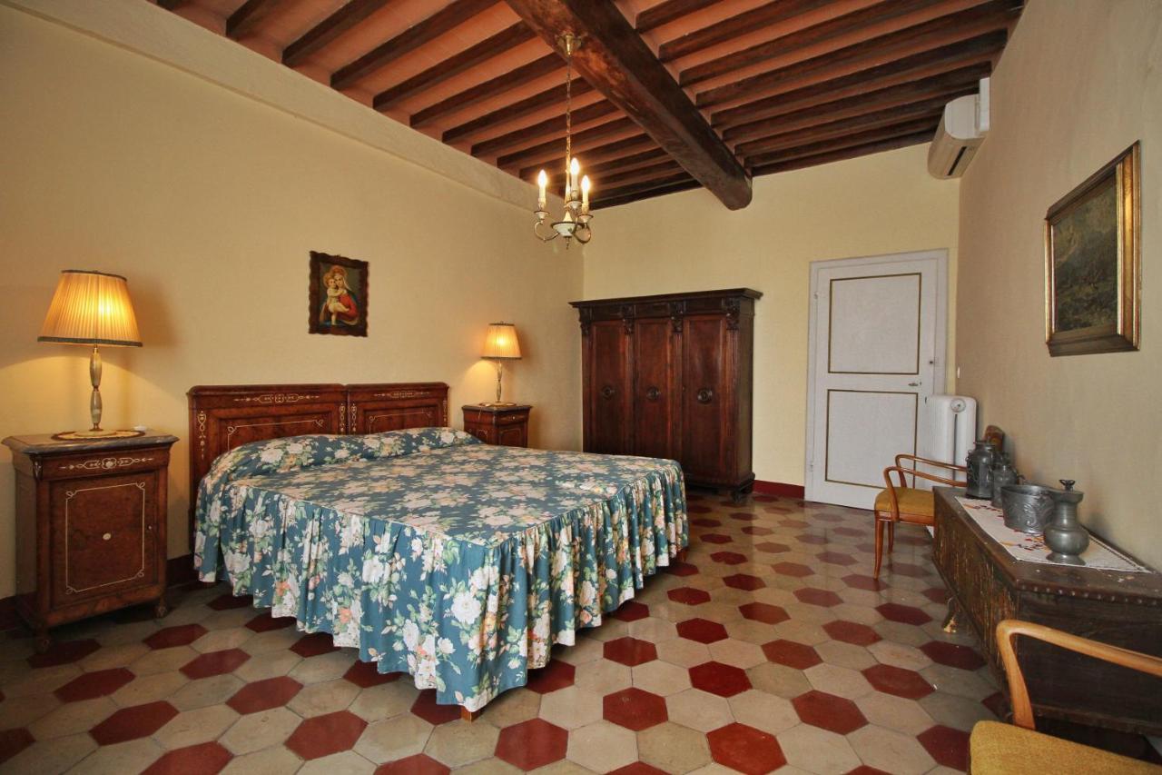 Castello Di Sovicille - Residenza D'Epoca Bed and Breakfast Exteriör bild