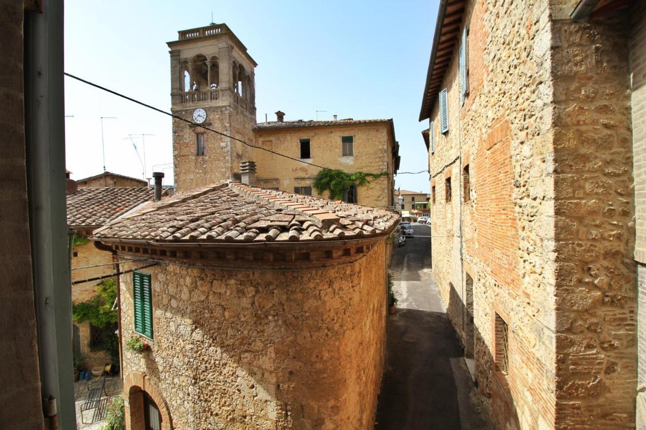 Castello Di Sovicille - Residenza D'Epoca Bed and Breakfast Exteriör bild