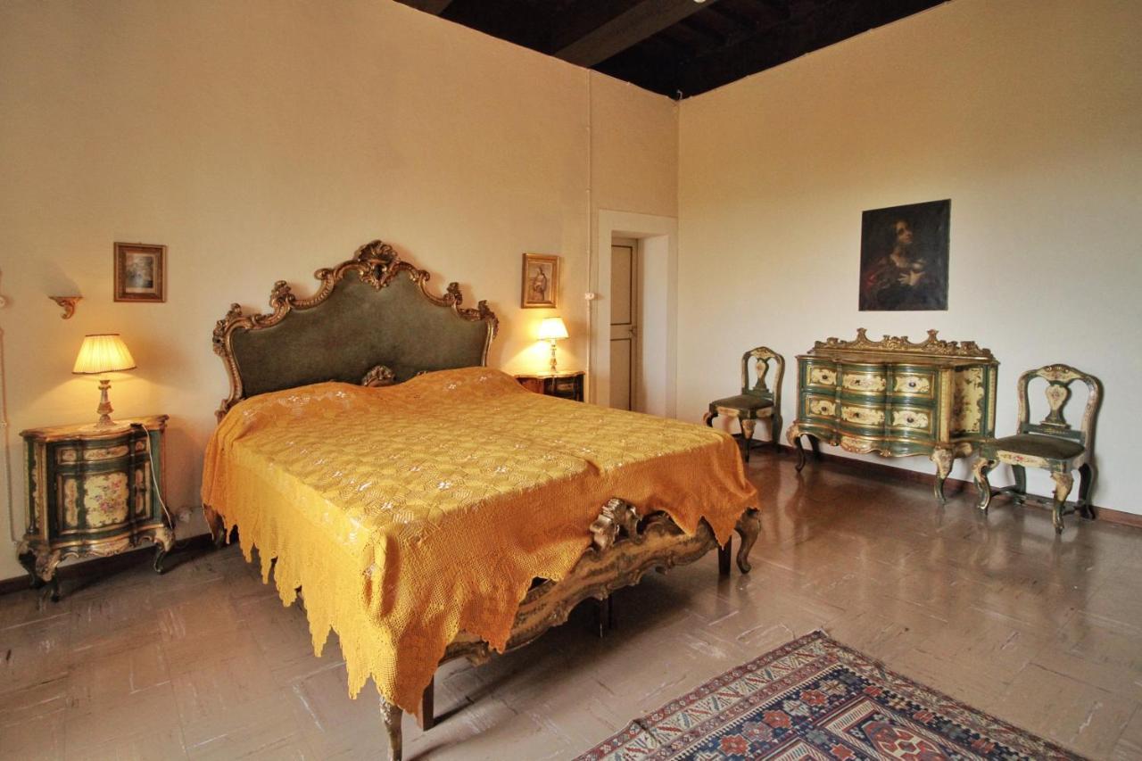 Castello Di Sovicille - Residenza D'Epoca Bed and Breakfast Exteriör bild
