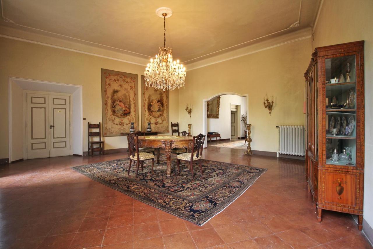 Castello Di Sovicille - Residenza D'Epoca Bed and Breakfast Exteriör bild